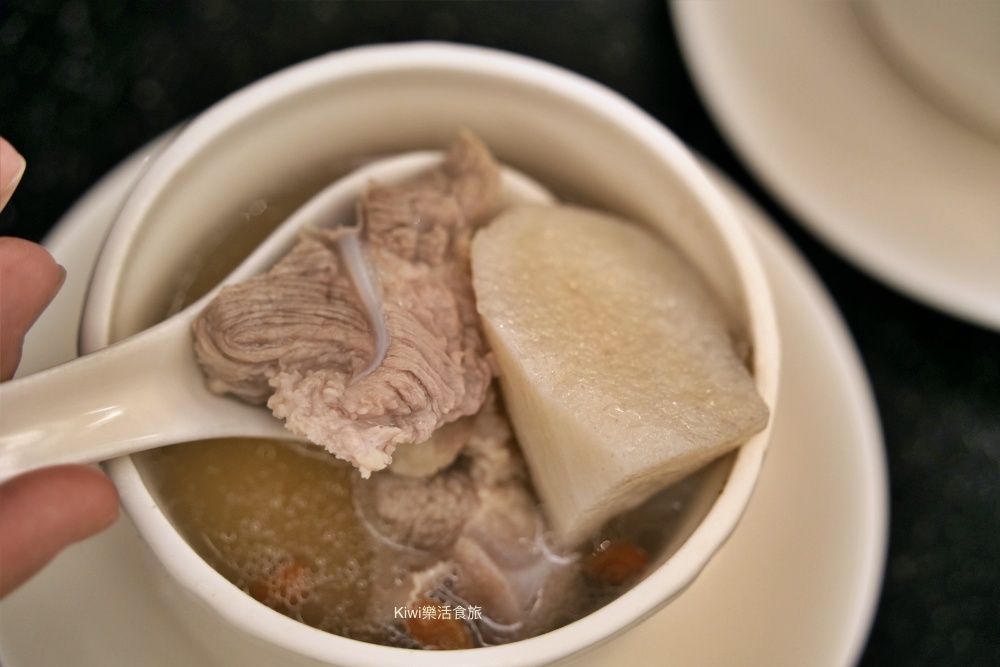 日月潭大淶閣飯店|南投住宿推薦180度環湖景色美爆!一泊二食24小時秒飛度假勝地 kiwi樂活食旅部落客推薦南投住宿推薦日月潭大淶閣飯店.南投住宿推薦180度環湖景色美爆.一泊二食24小時秒飛度假勝地.日月潭景點.日月潭美食