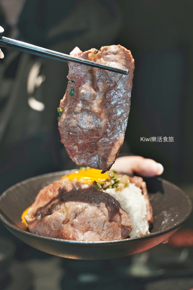 kiwi樂活食旅部落客推薦彰化脂本燒肉.彰化市超強燒肉推薦30cm幻切牛舌.逸品安格斯伊比利套餐.和牛.伊比利豬.安格斯牛.彰化市燒肉推薦.彰化聚會推薦.聚會餐廳推薦.燒肉.烤肉.彰化市.超值套餐