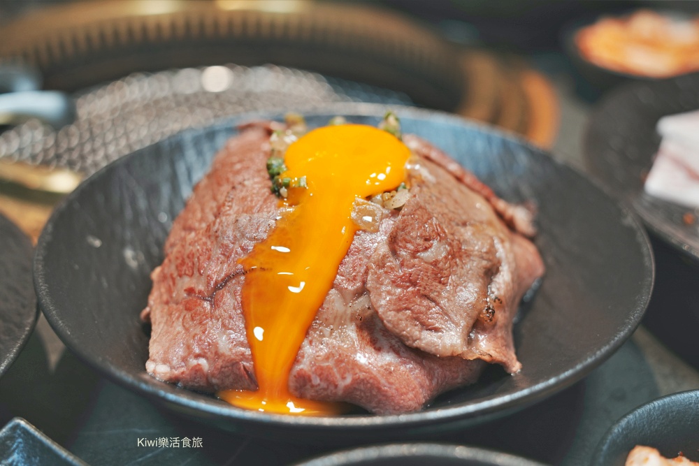 kiwi樂活食旅部落客推薦彰化脂本燒肉.彰化市超強燒肉推薦30cm幻切牛舌.逸品安格斯伊比利套餐.和牛.伊比利豬.安格斯牛.彰化市燒肉推薦.彰化聚會推薦.聚會餐廳推薦.燒肉.烤肉.彰化市.超值套餐