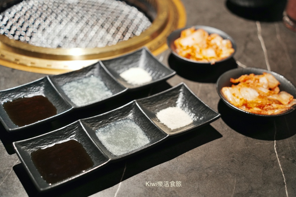 kiwi樂活食旅部落客推薦彰化脂本燒肉.彰化市超強燒肉推薦30cm幻切牛舌.逸品安格斯伊比利套餐.和牛.伊比利豬.安格斯牛.彰化市燒肉推薦.彰化聚會推薦.聚會餐廳推薦.燒肉.烤肉.彰化市.超值套餐