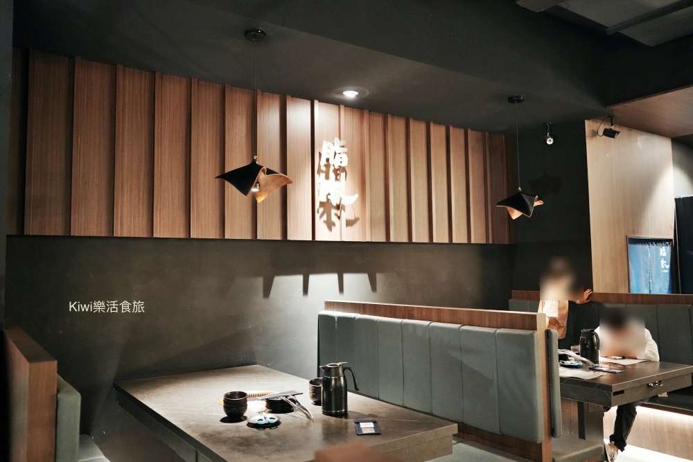 kiwi樂活食旅部落客推薦彰化脂本燒肉.彰化市超強燒肉推薦30cm幻切牛舌.逸品安格斯伊比利套餐.和牛.伊比利豬.安格斯牛.彰化市燒肉推薦.彰化聚會推薦.聚會餐廳推薦.燒肉.烤肉.彰化市.超值套餐