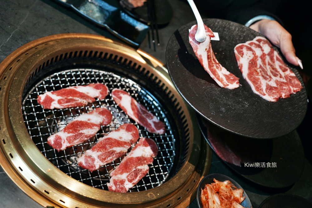 kiwi樂活食旅部落客推薦彰化脂本燒肉.彰化市超強燒肉推薦30cm幻切牛舌.逸品安格斯伊比利套餐.和牛.伊比利豬.安格斯牛.彰化市燒肉推薦.彰化聚會推薦.聚會餐廳推薦.燒肉.烤肉.彰化市.超值套餐