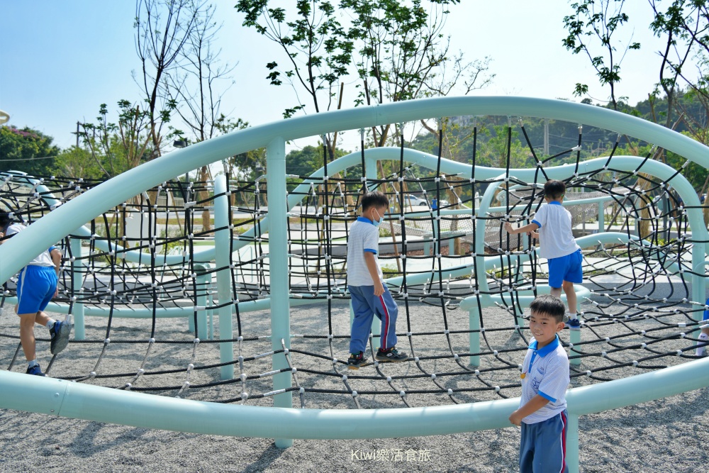 彰化市親子景點天空遊戲場|Tiffany藍色雲朵遊樂園,彰化網美必訪景點.私房景點.八卦山.天空步道.卦山村美學生活聚落週周邊景點 kiwi樂活食旅部落客推薦彰化市親子景點天空遊戲場.Tiffany藍色雲朵遊樂園,彰化網美必訪景點.私房景點.八卦山.天空步道.卦山村美學生活聚落週周邊景點.八卦山天空步道,彰化景點,彰化一日遊,網美必訪景點,彰化市區美景