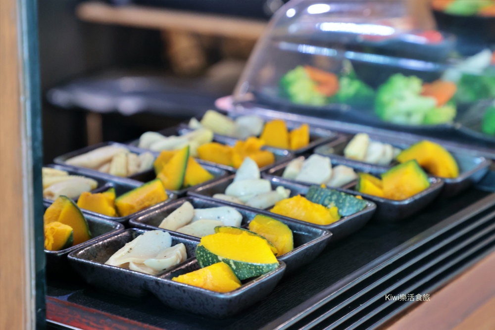 kiwi樂活食旅部落客推薦彰化市美食豬舍食堂燒烤定食.日式定食溫馨小店.彰化市後火車站周邊美食.扇形車庫.戶羽機關周邊美食.彰化聚會餐廳.彰化市定食