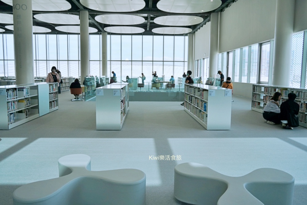 台中西屯一日遊｜綠美圖美到像雲朵！必拍網美景點、西屯綠圖書館攻略，晚上再衝逢甲美食吃個夠！