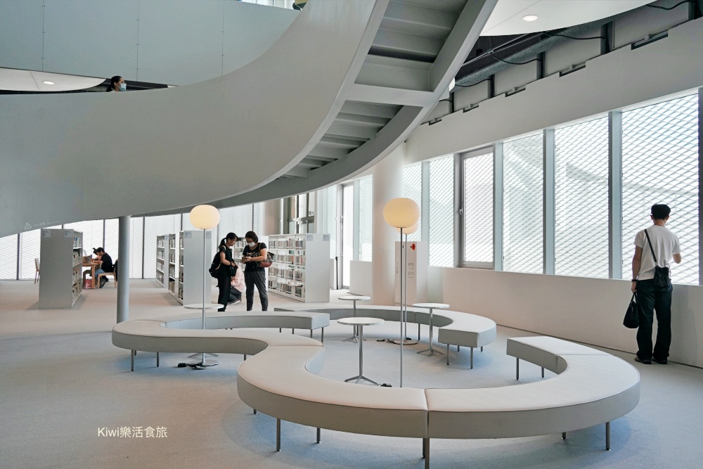 台中西屯一日遊｜綠美圖美到像雲朵！必拍網美景點、西屯綠圖書館攻略，晚上再衝逢甲美食吃個夠！