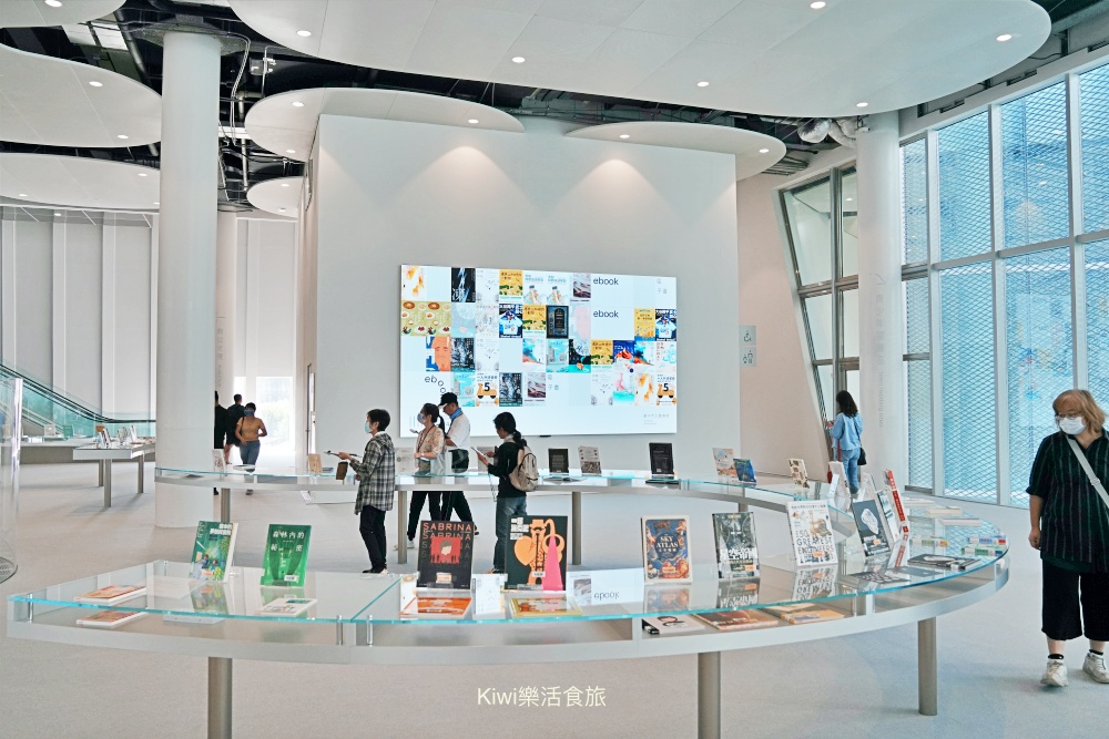 台中西屯一日遊｜綠美圖美到像雲朵！必拍網美景點、西屯綠圖書館攻略，晚上再衝逢甲美食吃個夠！