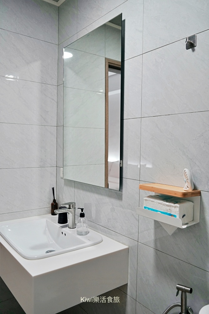 台南住宿推薦馬路楊宿屋｜台南中西區Maru Yang馬路楊宿屋，鄰近台南眾多銅板小吃，夜晚不無聊！