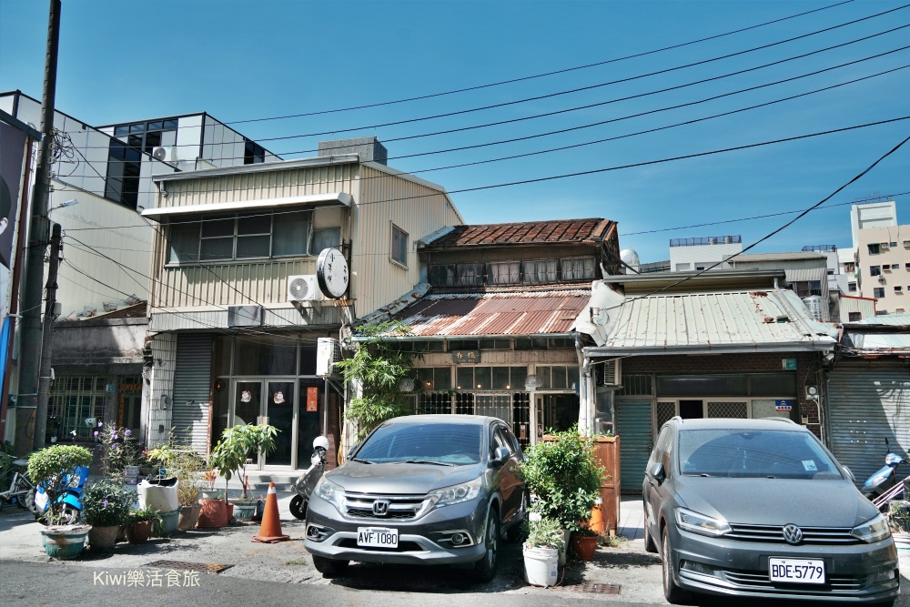 台南住宿推薦馬路楊宿屋｜台南中西區Maru Yang馬路楊宿屋，鄰近台南眾多銅板小吃，夜晚不無聊！