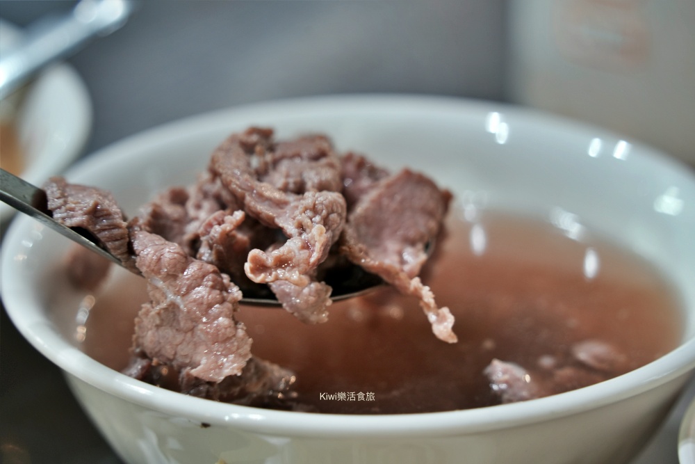 台南住宿推薦馬路楊宿屋｜台南中西區Maru Yang馬路楊宿屋，鄰近台南眾多銅板小吃，夜晚不無聊！