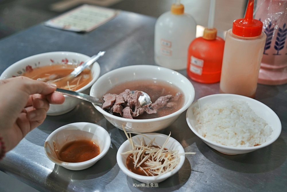 台南美食｜石精臼牛肉湯推薦必吃中西區宵夜，老字號鮮甜溫體牛