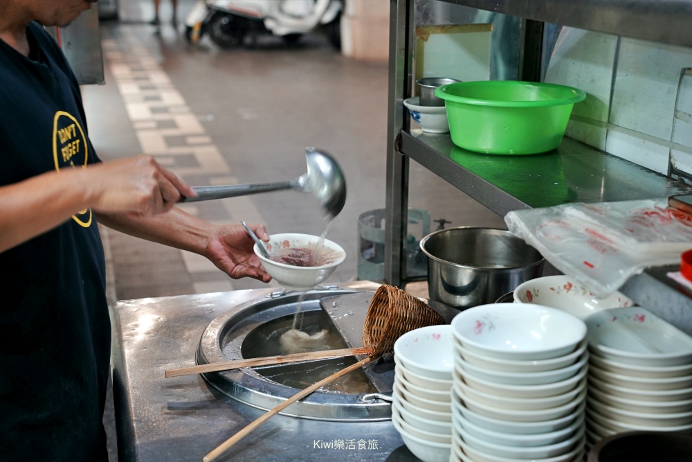 台南美食|石精臼牛肉湯推薦必吃中西區宵夜,老字號鮮甜溫體牛 台南美食|石精臼牛肉湯推薦必吃中西區宵夜,老字號鮮甜溫體牛