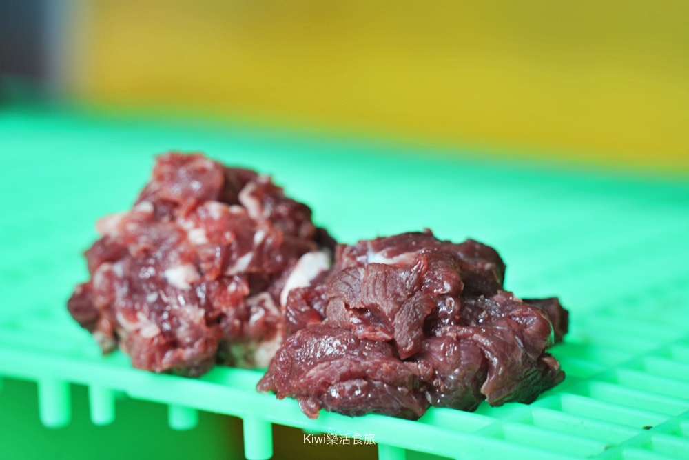 台南美食|石精臼牛肉湯推薦必吃中西區宵夜,老字號鮮甜溫體牛 kiwi樂活食旅部落客推薦台南美食, 台南牛肉湯推薦, 石精臼牛肉湯, 台南老字號, 台南宵夜, 台南必吃, 台南旅遊, 中西區美食, 溫體牛肉湯, 台南在地小吃