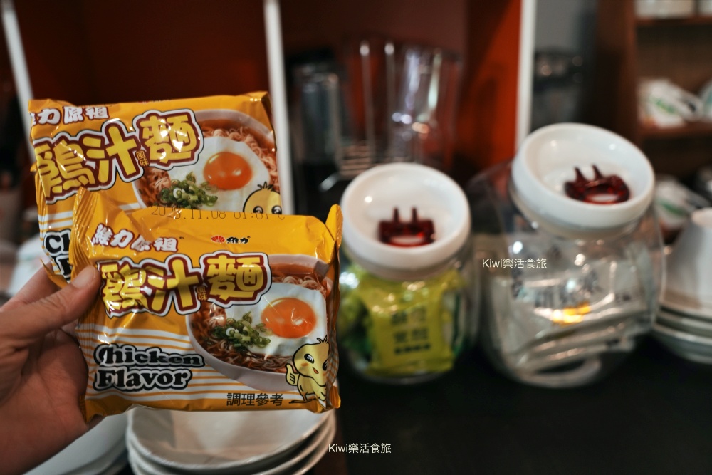 台南住宿推薦馬路楊宿屋｜台南中西區Maru Yang馬路楊宿屋，鄰近台南眾多銅板小吃，夜晚不無聊！