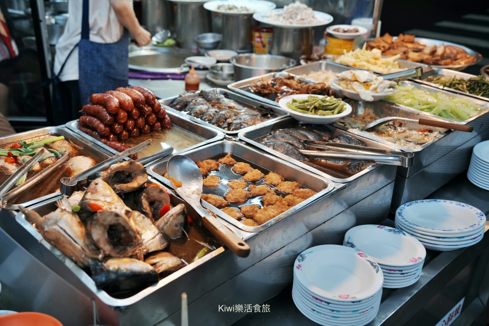 台南美食|悅津鹹粥推薦24小時營業必吃中西區宵夜老字號 kiwi樂活食旅部落客推薦台南美食, 悅津鹹粥, 台南早餐, 國華街美食, 台南宵夜, 台南鹹粥, 虱目魚鹹粥, 在地人推薦, 台南小吃, 24小時美食