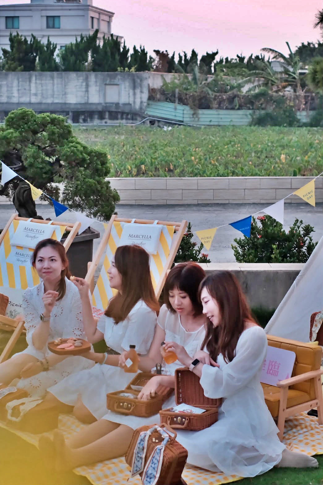 跟著台中必買瑪莎拉手工餅舖野餐趣｜台中海線最強伴手禮。手工餅乾界的愛馬仕，想買伴手禮台中餅乾禮盒超推薦～