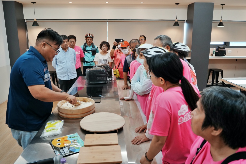彰化秀水田野騎旅,妞妞果園火龍果.百香果超推、台灣稻米達人愷式好米御飯糰讚、秀水有機轉型園區與採摘.產地到餐桌幸福滋味~ 彰化秀水田野騎旅,妞妞果園火龍果.百香果超推、台灣稻米達人愷式好米御飯糰讚、秀水有機轉型園區與採摘.產地到餐桌幸福滋味~