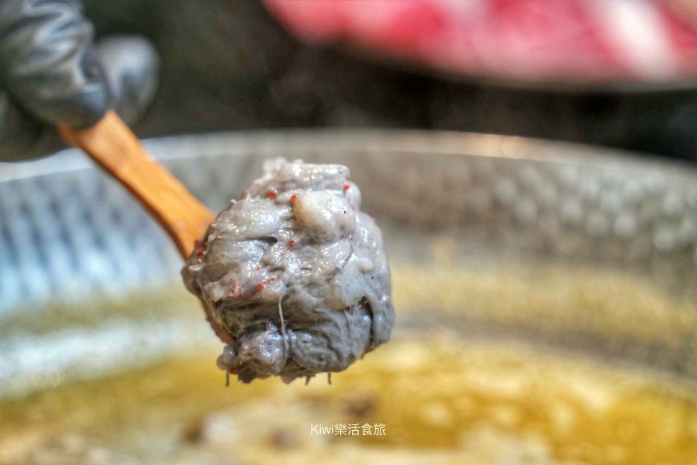 kiwi樂活食旅推薦台中西屯匠極緻鍋物.台中火鍋推薦花膠雞湯海饌奢華海陸四人饗宴.台中聚餐首選.台中火鍋推薦.台中餐廳推薦.新天地.西屯美食.台中美食.西屯火鍋推薦.台中市政府周邊美食.台中聚會餐廳.豪華海鮮料理