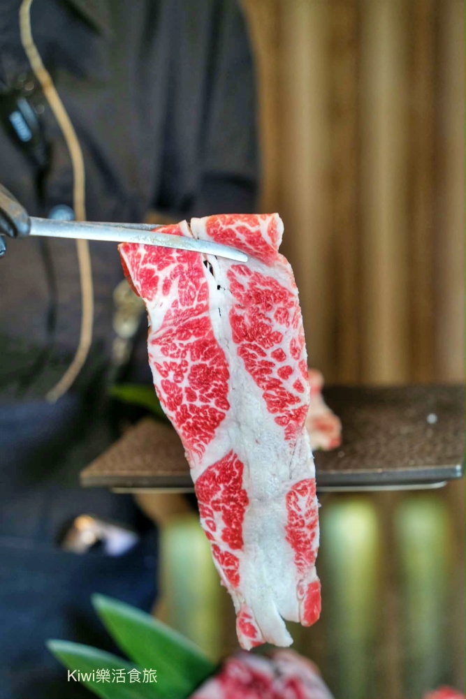 kiwi樂活食旅推薦台中西屯匠極緻鍋物.台中火鍋推薦花膠雞湯海饌奢華海陸四人饗宴.台中聚餐首選.台中火鍋推薦.台中餐廳推薦.新天地.西屯美食.台中美食.西屯火鍋推薦.台中市政府周邊美食.台中聚會餐廳.豪華海鮮料理