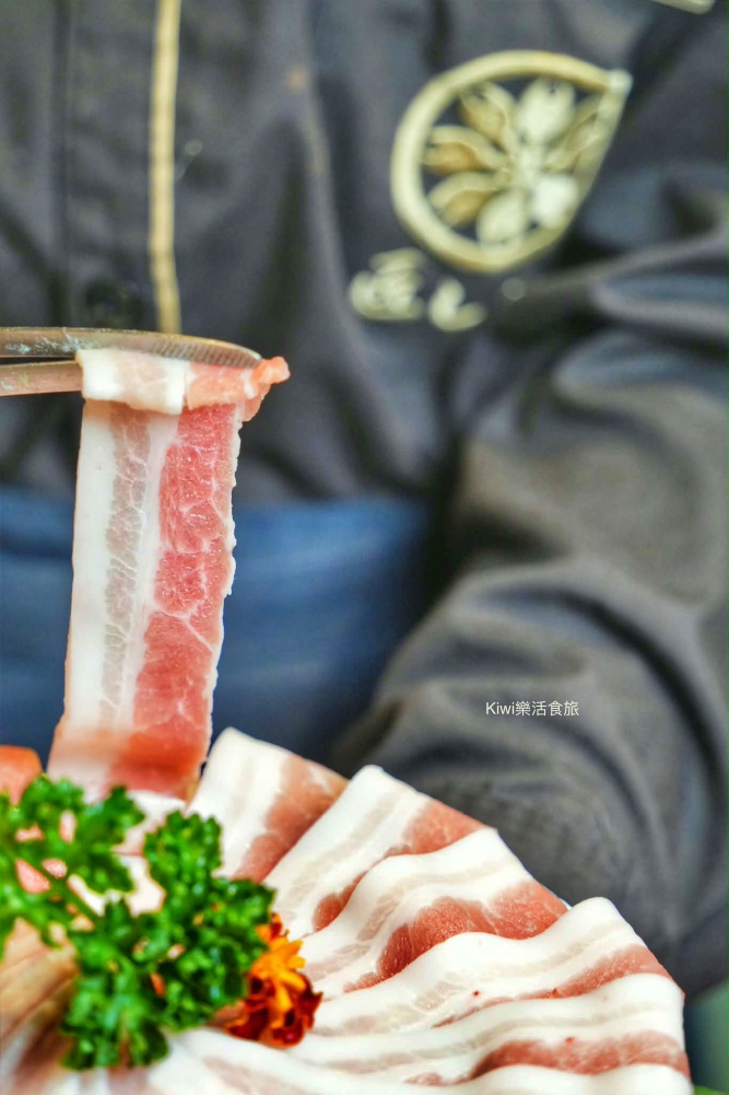 kiwi樂活食旅推薦台中西屯匠極緻鍋物.台中火鍋推薦花膠雞湯海饌奢華海陸四人饗宴.台中聚餐首選.台中火鍋推薦.台中餐廳推薦.新天地.西屯美食.台中美食.西屯火鍋推薦.台中市政府周邊美食.台中聚會餐廳.豪華海鮮料理