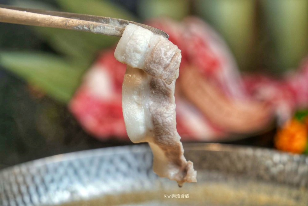 kiwi樂活食旅推薦台中西屯匠極緻鍋物.台中火鍋推薦花膠雞湯海饌奢華海陸四人饗宴.台中聚餐首選.台中火鍋推薦.台中餐廳推薦.新天地.西屯美食.台中美食.西屯火鍋推薦.台中市政府周邊美食.台中聚會餐廳.豪華海鮮料理