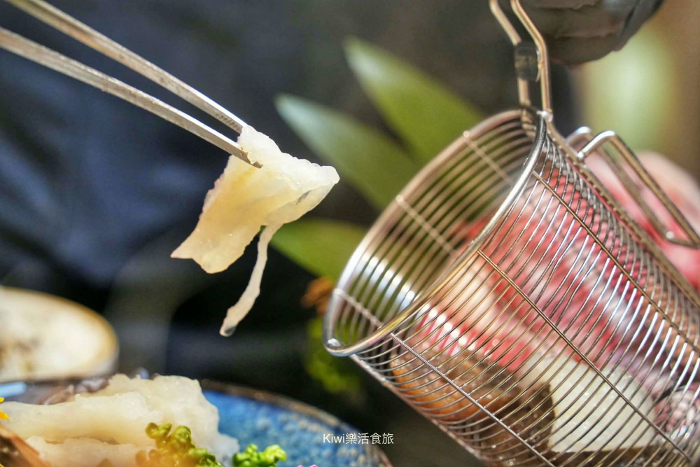 kiwi樂活食旅推薦台中西屯匠極緻鍋物.台中火鍋推薦花膠雞湯海饌奢華海陸四人饗宴.台中聚餐首選.台中火鍋推薦.台中餐廳推薦.新天地.西屯美食.台中美食.西屯火鍋推薦.台中市政府周邊美食.台中聚會餐廳.豪華海鮮料理