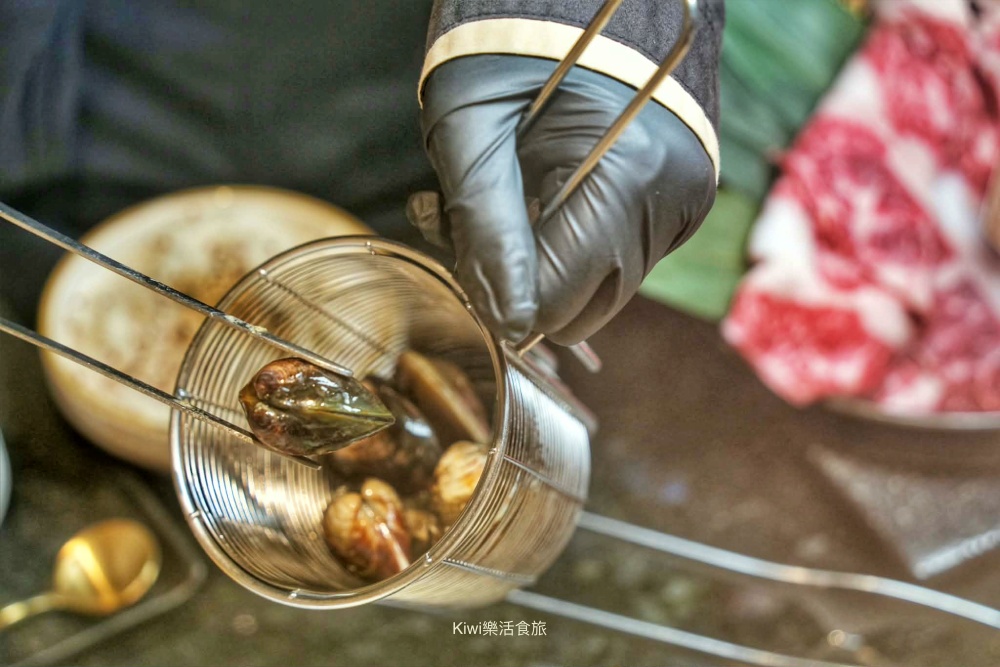 kiwi樂活食旅推薦台中西屯匠極緻鍋物.台中火鍋推薦花膠雞湯海饌奢華海陸四人饗宴.台中聚餐首選.台中火鍋推薦.台中餐廳推薦.新天地.西屯美食.台中美食.西屯火鍋推薦.台中市政府周邊美食.台中聚會餐廳.豪華海鮮料理