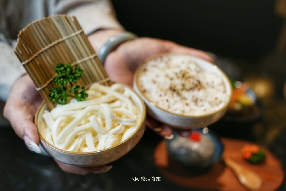 kiwi樂活食旅推薦台中西屯匠極緻鍋物.台中火鍋推薦花膠雞湯海饌奢華海陸四人饗宴.台中聚餐首選.台中火鍋推薦.台中餐廳推薦.新天地.西屯美食.台中美食.西屯火鍋推薦.台中市政府周邊美食.台中聚會餐廳.豪華海鮮料理