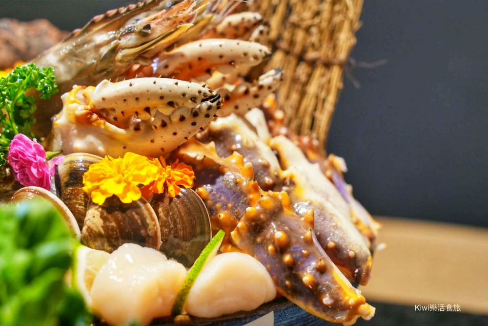 kiwi樂活食旅推薦台中西屯匠極緻鍋物.台中火鍋推薦花膠雞湯海饌奢華海陸四人饗宴.台中聚餐首選.台中火鍋推薦.台中餐廳推薦.新天地.西屯美食.台中美食.西屯火鍋推薦.台中市政府周邊美食.台中聚會餐廳.豪華海鮮料理