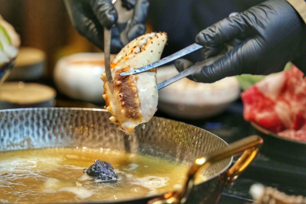 kiwi樂活食旅推薦台中西屯匠極緻鍋物.台中火鍋推薦花膠雞湯海饌奢華海陸四人饗宴.台中聚餐首選.台中火鍋推薦.台中餐廳推薦.新天地.西屯美食.台中美食.西屯火鍋推薦.台中市政府周邊美食.台中聚會餐廳.豪華海鮮料理