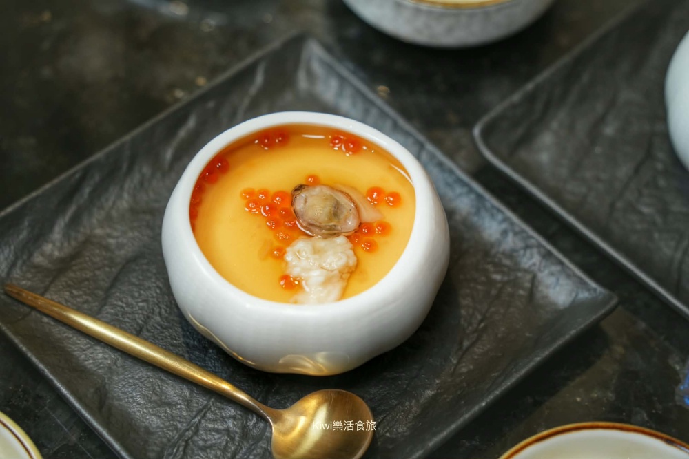 kiwi樂活食旅推薦台中西屯匠極緻鍋物.台中火鍋推薦花膠雞湯海饌奢華海陸四人饗宴.台中聚餐首選.台中火鍋推薦.台中餐廳推薦.新天地.西屯美食.台中美食.西屯火鍋推薦.台中市政府周邊美食.台中聚會餐廳.豪華海鮮料理