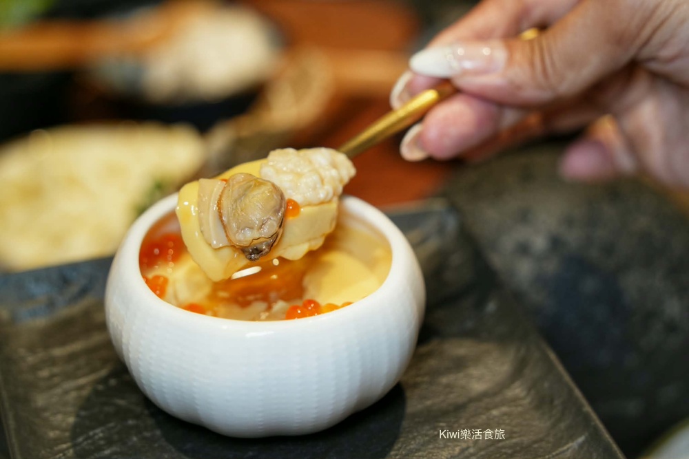 kiwi樂活食旅推薦台中西屯匠極緻鍋物.台中火鍋推薦花膠雞湯海饌奢華海陸四人饗宴.台中聚餐首選.台中火鍋推薦.台中餐廳推薦.新天地.西屯美食.台中美食.西屯火鍋推薦.台中市政府周邊美食.台中聚會餐廳.豪華海鮮料理