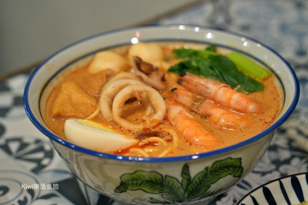 kiwi樂活食旅部落客推薦台中美食, 台中北區美食, 麻坡郎, 台中南洋料理, 台中海南雞飯, 台中辣沙, 台中必吃, 台中美食地圖, 不踩雷美食, Kiwi樂活食旅, 馬來西亞料理, 中國醫美食