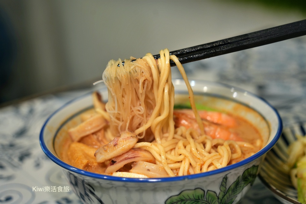 kiwi樂活食旅部落客推薦台中美食, 台中北區美食, 麻坡郎, 台中南洋料理, 台中海南雞飯, 台中辣沙, 台中必吃, 台中美食地圖, 不踩雷美食, Kiwi樂活食旅, 馬來西亞料理, 中國醫美食