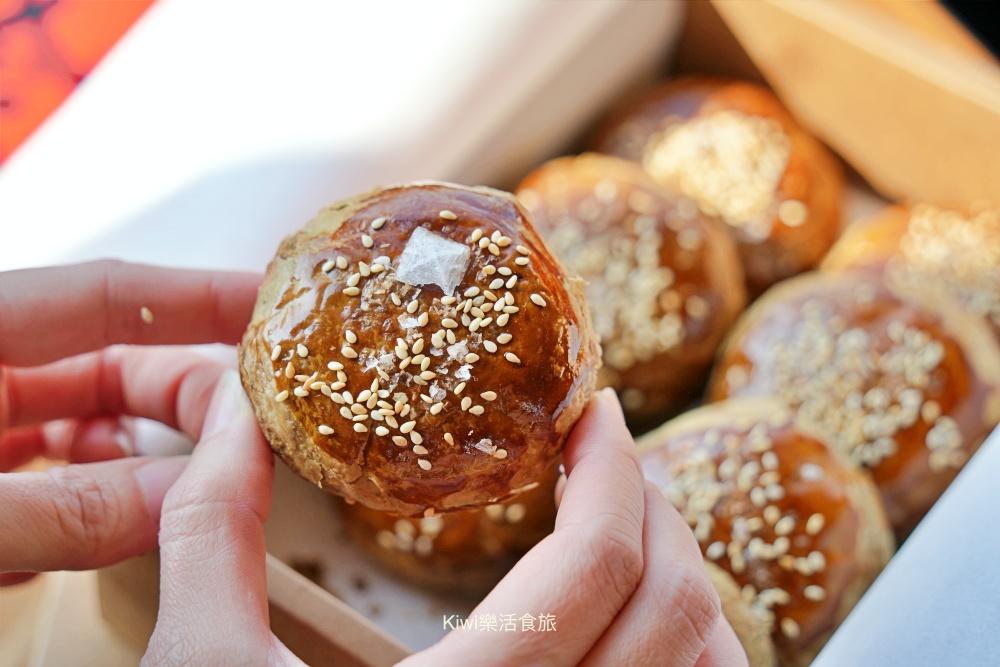 彰化田中橙義製研所｜黃金田燒餅、超強鹽之花蛋黃酥、潘納朵尼義大利水果麵包，吃過都豎起大拇指！南彰化扛霸子，彰化伴手禮推薦橙義，限量手工製作請儘早預約
