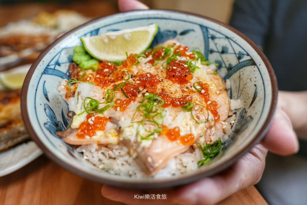 員林橙月串燒｜串燒搭獨門醬汁超美味，吃燒烤來微醺夜！每日9:00後，沖繩生啤以杯換杯.續杯第二杯起只要$88，配燒烤吃也推薦淋麵美食、炙燒料理，員林宵夜很Chill