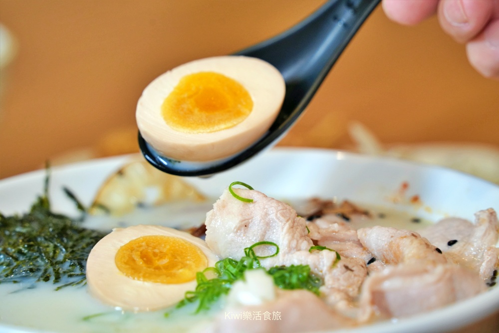 員林橙月串燒｜串燒搭獨門醬汁超美味，吃燒烤來微醺夜！每日9:00後，沖繩生啤以杯換杯.續杯第二杯起只要$88，配燒烤吃也推薦淋麵美食、炙燒料理，員林宵夜很Chill