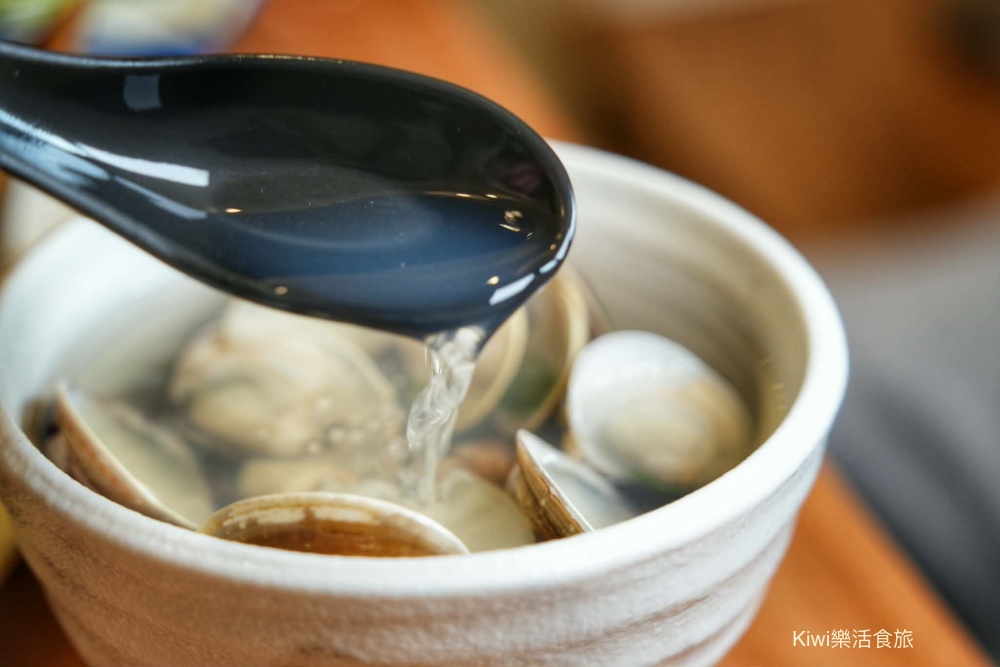 員林橙月串燒｜串燒搭獨門醬汁超美味，吃燒烤來微醺夜！每日9:00後，沖繩生啤以杯換杯.續杯第二杯起只要$88，配燒烤吃也推薦淋麵美食、炙燒料理，員林宵夜很Chill