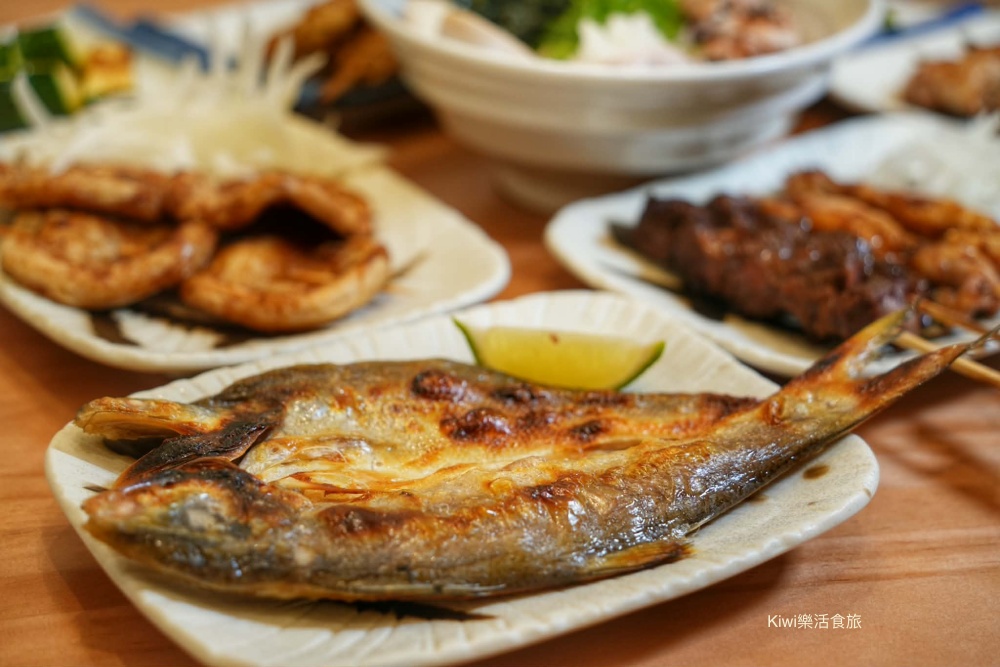 員林橙月串燒｜串燒搭獨門醬汁超美味，吃燒烤來微醺夜！每日9:00後，沖繩生啤以杯換杯.續杯第二杯起只要$88，配燒烤吃也推薦淋麵美食、炙燒料理，員林宵夜很Chill