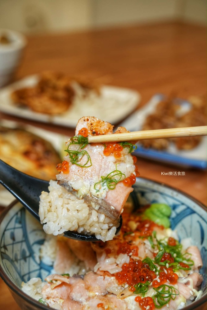 員林橙月串燒｜串燒搭獨門醬汁超美味，吃燒烤來微醺夜！每日9:00後，沖繩生啤以杯換杯.續杯第二杯起只要$88，配燒烤吃也推薦淋麵美食、炙燒料理，員林宵夜很Chill