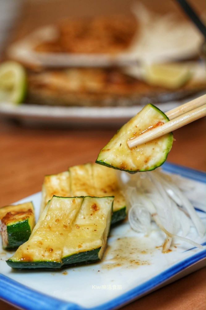 員林橙月串燒｜串燒搭獨門醬汁超美味，吃燒烤來微醺夜！每日9:00後，沖繩生啤以杯換杯.續杯第二杯起只要$88，配燒烤吃也推薦淋麵美食、炙燒料理，員林宵夜很Chill