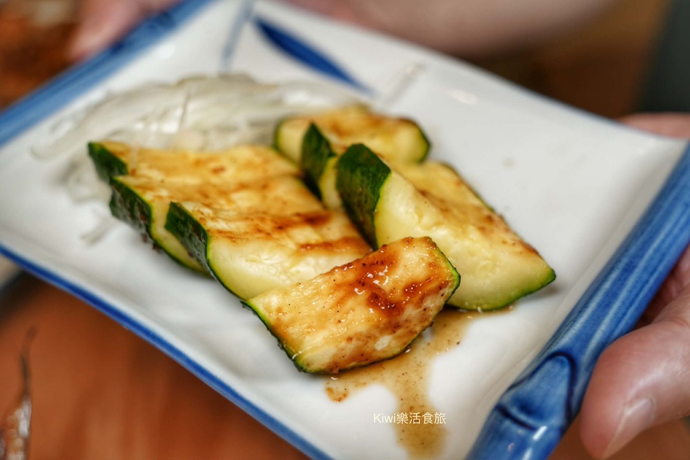 員林橙月串燒｜串燒搭獨門醬汁超美味，吃燒烤來微醺夜！每日9:00後，沖繩生啤以杯換杯.續杯第二杯起只要$88，配燒烤吃也推薦淋麵美食、炙燒料理，員林宵夜很Chill