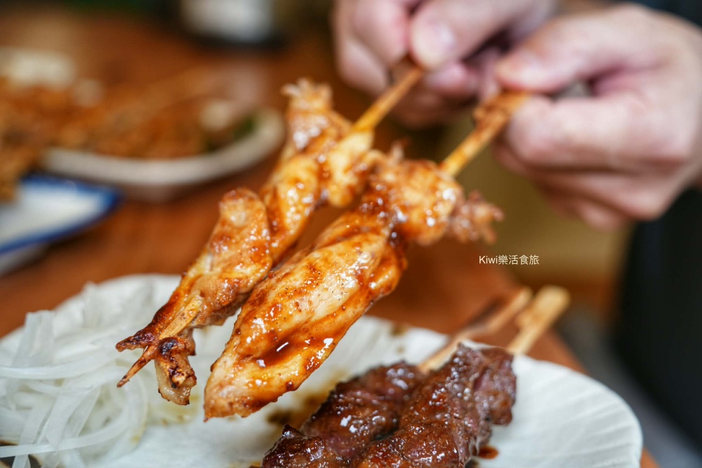 員林橙月串燒｜串燒搭獨門醬汁超美味，吃燒烤來微醺夜！每日9:00後，沖繩生啤以杯換杯.續杯第二杯起只要$88，配燒烤吃也推薦淋麵美食、炙燒料理，員林宵夜很Chill