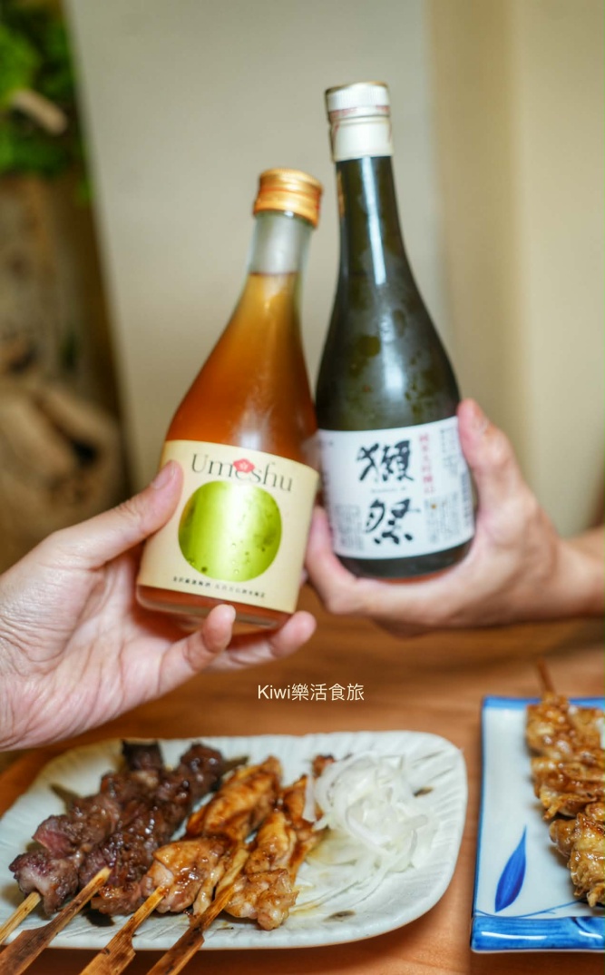 員林橙月串燒｜串燒搭獨門醬汁超美味，吃燒烤來微醺夜！每日9:00後，沖繩生啤以杯換杯.續杯第二杯起只要$88，配燒烤吃也推薦淋麵美食、炙燒料理，員林宵夜很Chill