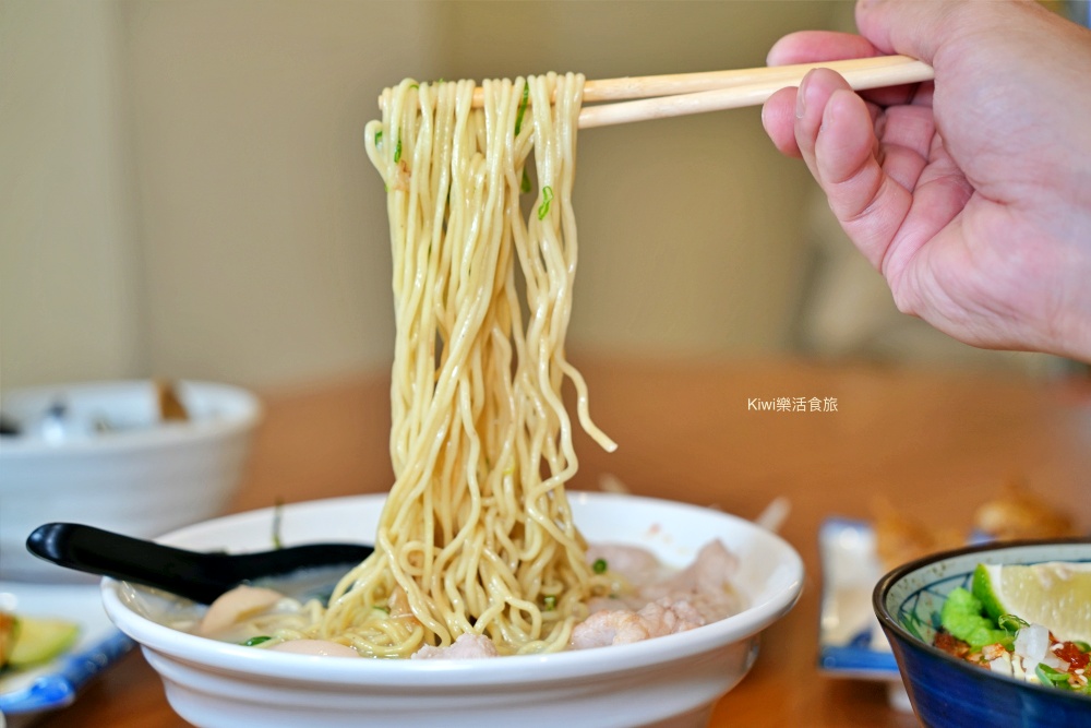 員林橙月串燒｜串燒搭獨門醬汁超美味，吃燒烤來微醺夜！每日9:00後，沖繩生啤以杯換杯.續杯第二杯起只要$88，配燒烤吃也推薦淋麵美食、炙燒料理，員林宵夜很Chill