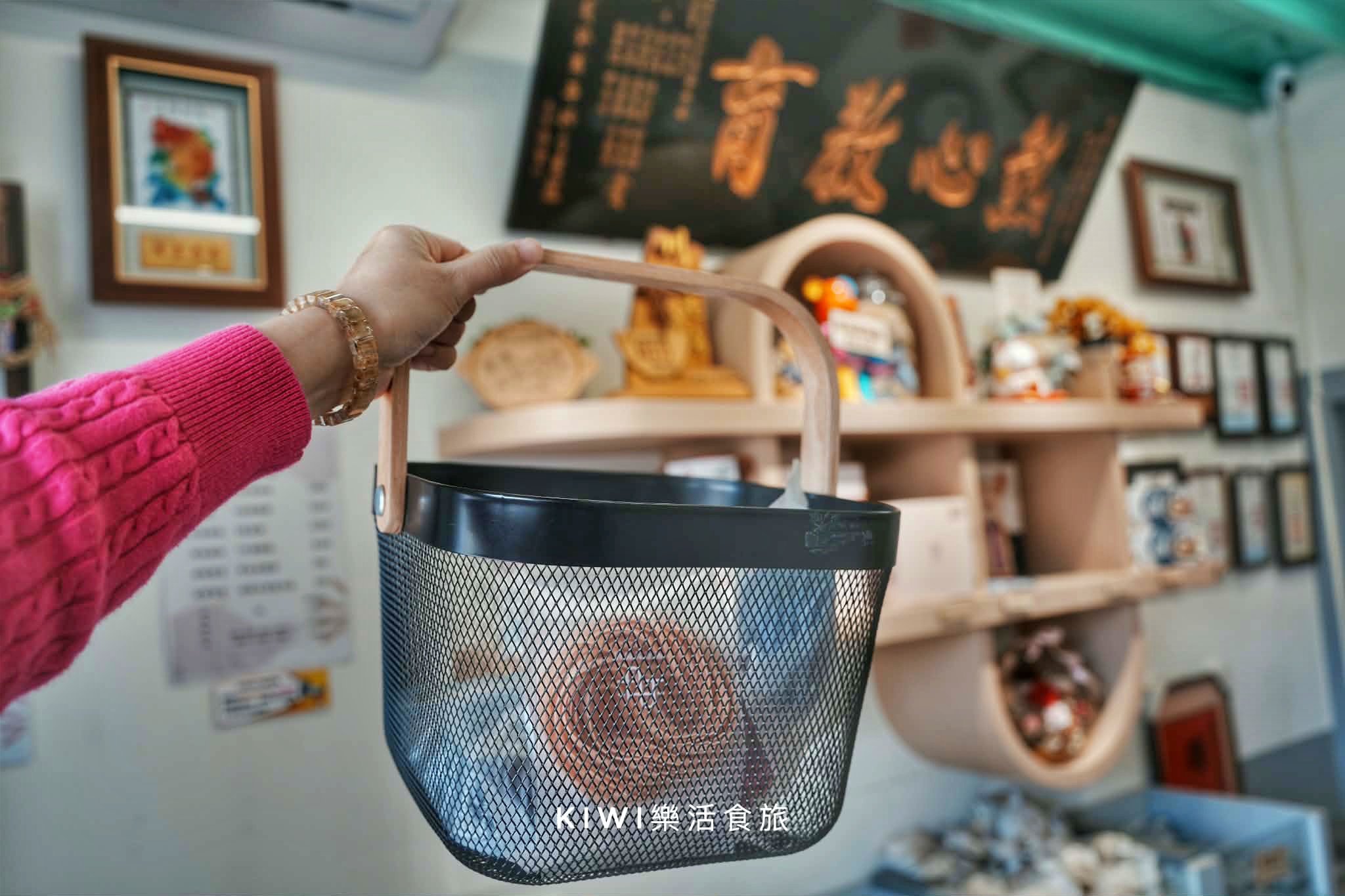 雲林土庫萬源製麵鋪｜夢幻七彩日曬手工蔬果麵，雲林百選