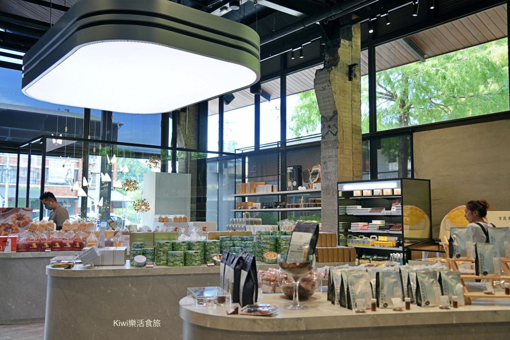 南投埔里Feeling18 LAB烘焙研究所|埔里美食必買生吐司.巧克力.咖啡.南投伴手禮推薦 kiwi樂活食旅部落客推薦埔里美食Feeling18LAB烘焙研究所,南投埔里必訪,日月潭必買伴手禮,南投,埔里,日月潭,美食,網美必訪景點,南投旅遊,必買生吐司.巧克力.埔里必買伴手禮