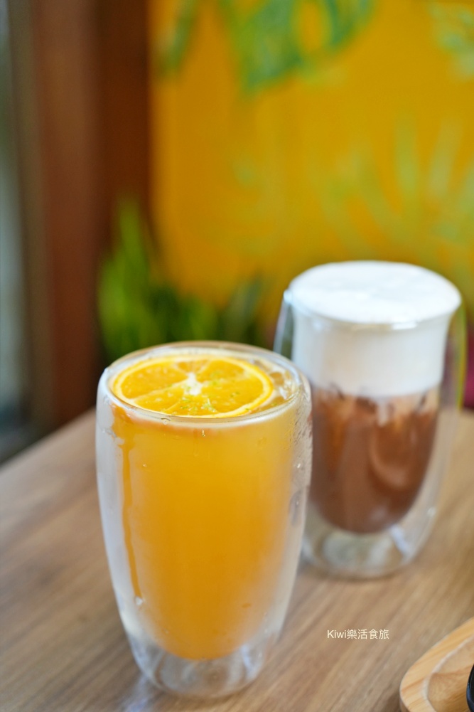 台中早午餐阿飛 Brunch｜隱身台中火車站巷弄的美味推薦迷迭雞早安盤、酪梨香煎雞胸輕沙拉、香料熟成咖哩牛