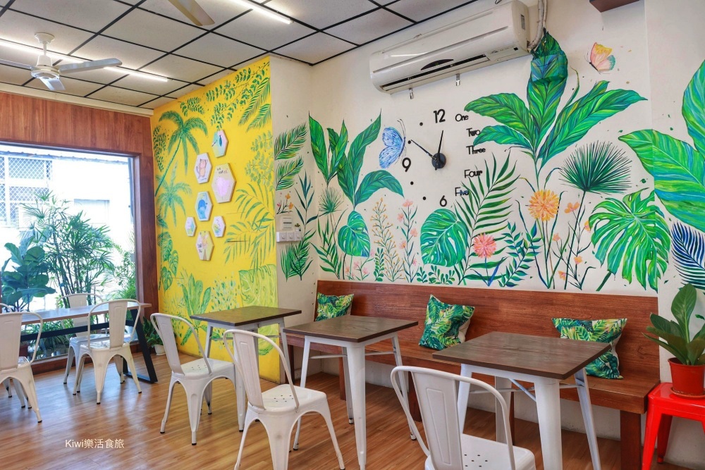 台中早午餐阿飛 Brunch｜隱身台中火車站巷弄的美味推薦迷迭雞早安盤、酪梨香煎雞胸輕沙拉、香料熟成咖哩牛