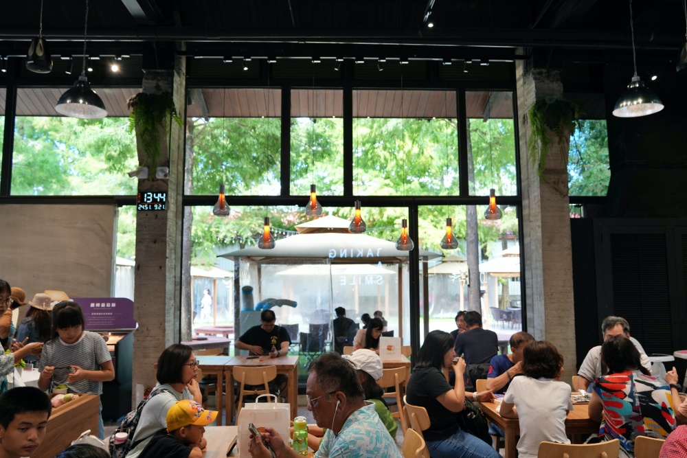 南投埔里Feeling18 LAB烘焙研究所|埔里美食必買生吐司.巧克力.咖啡.南投伴手禮推薦 kiwi樂活食旅部落客推薦埔里美食Feeling18LAB烘焙研究所,南投埔里必訪,日月潭必買伴手禮,南投,埔里,日月潭,美食,網美必訪景點,南投旅遊,必買生吐司.巧克力.埔里必買伴手禮